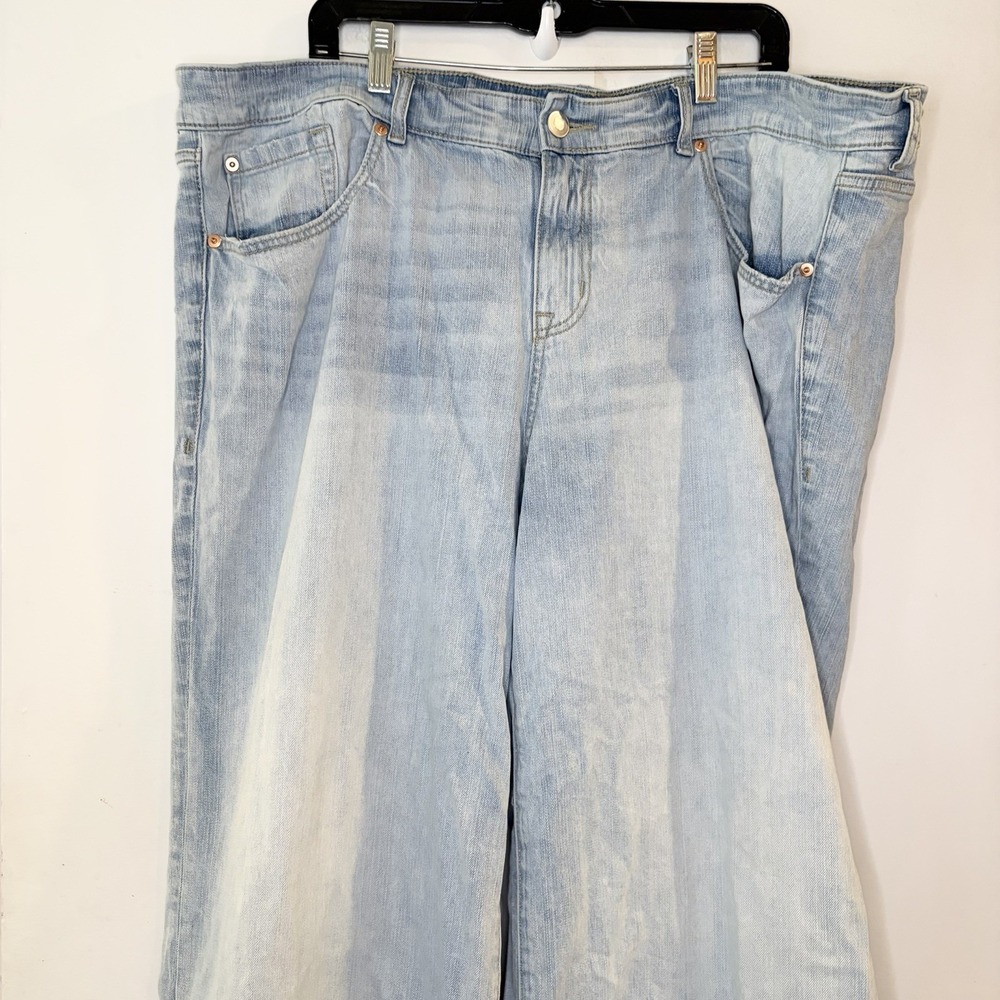 Torrid Festi Baggy Mid Rise Wide Leg Jean in Light Wash Blue Denim 20R - Picture 3 of 4